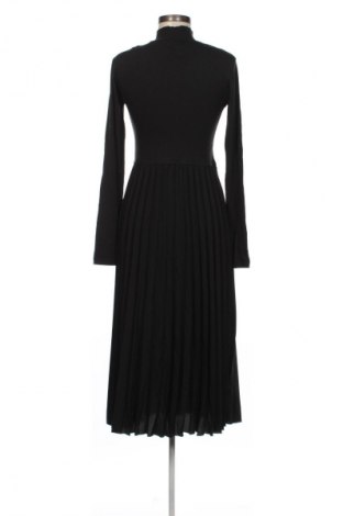 Рокля Tommy Hilfiger, Размер M, Цвят Черен, Цена 269,99 лв.