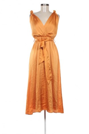 Рокля Trendyol, Размер M, Цвят Оранжев, Цена 92,99 лв.