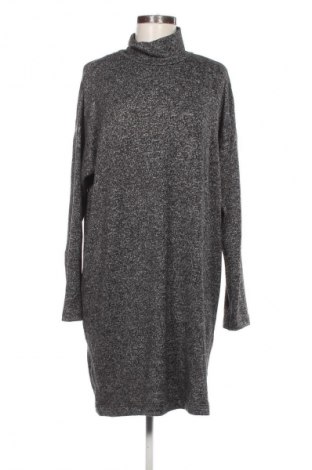 Рокля Uniqlo, Размер L, Цвят Сив, Цена 22,99 лв.