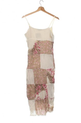 Рокля Vero Moda, Размер S, Цвят Многоцветен, Цена 33,99 лв.