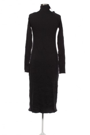 Рокля Weekday, Размер S, Цвят Черен, Цена 38,99 лв.