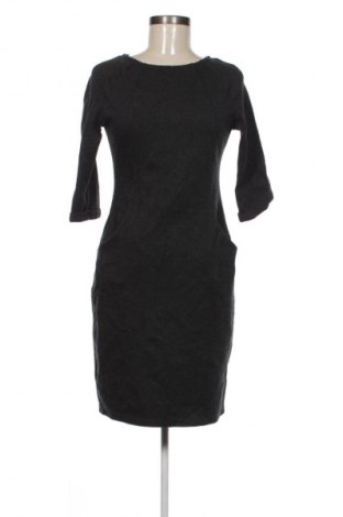 Рокля Yessica, Размер M, Цвят Сив, Цена 19,99 лв.