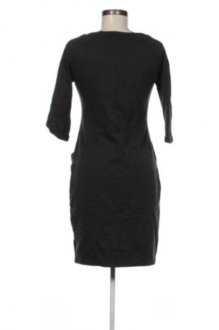 Рокля Yessica, Размер M, Цвят Сив, Цена 19,99 лв.