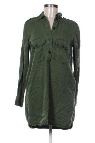 Kleid Zara, Größe M, Farbe Grün, Preis 15,99 €