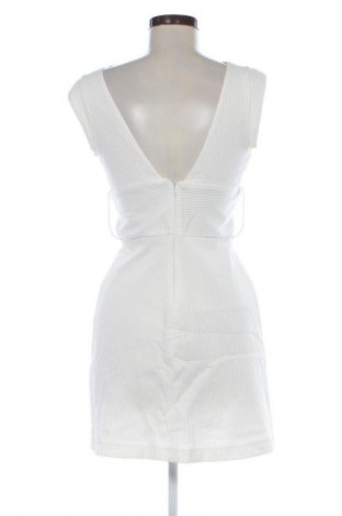 Kleid Zara, Größe M, Farbe Weiß, Preis € 10,99