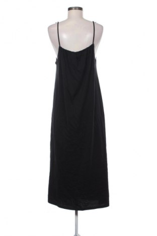 Рокля Zara, Размер S, Цвят Черен, Цена 77,14 лв.