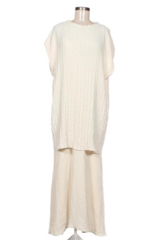 Ruha Zara, Méret L, Szín Ekrü
, Ár 22 209 Ft