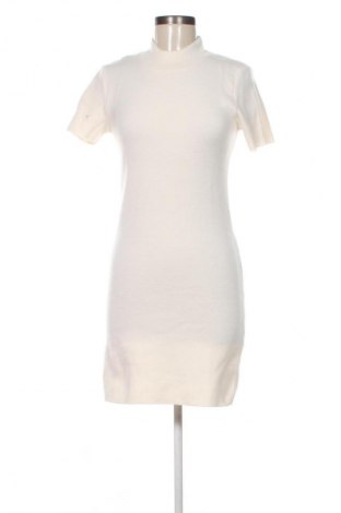 Рокля Zara, Размер L, Цвят Екрю, Цена 24,99 лв.