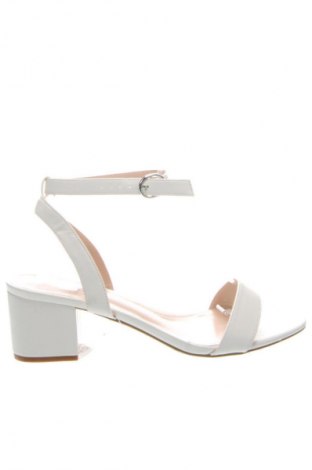 Sandale Boohoo, Mărime 43, Culoare Alb, Preț 118,99 Lei