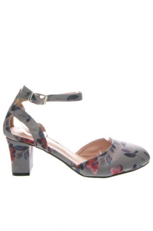 Сандали Bpc Bonprix Collection, Размер 39, Цвят Многоцветен, Цена 21,99 лв.