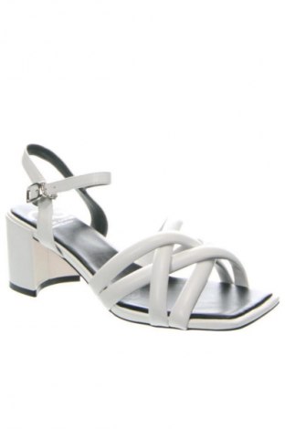 Sandale Cesare Gaspari, Mărime 38, Culoare Ecru, Preț 368,99 Lei