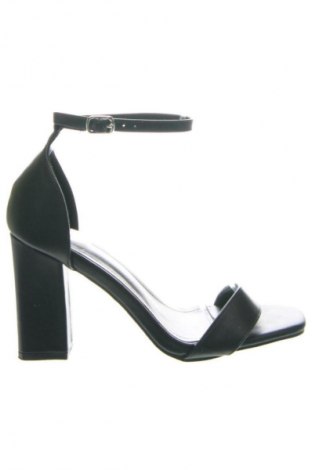 Sandale Cuccoo, Mărime 37, Culoare Negru, Preț 97,99 Lei