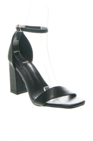 Sandale Cuccoo, Mărime 37, Culoare Negru, Preț 97,99 Lei