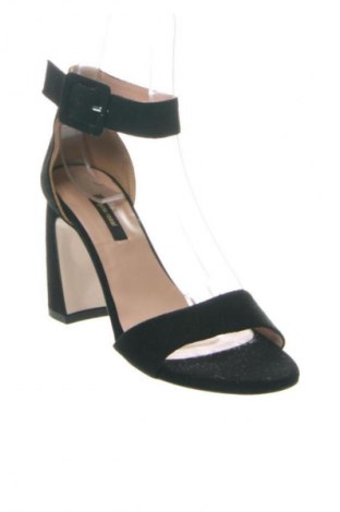 Сандали Gino Rossi, Размер 38, Цвят Черен, Цена 56,97 лв.