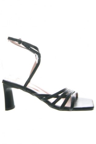 Sandále L37, Veľkosť 36, Farba Čierna, Cena  94,95 €