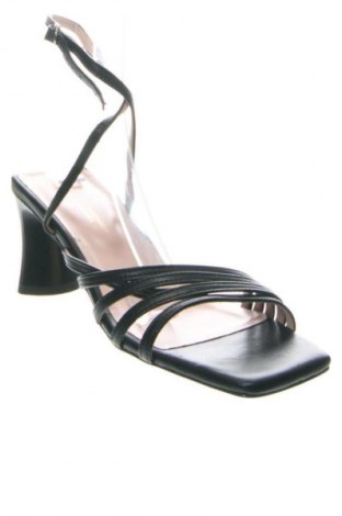 Sandále L37, Veľkosť 36, Farba Čierna, Cena  94,95 €