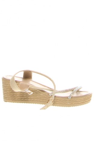 Сандали Unbranded, Размер 39, Цвят Бежов, Цена 42,22 лв.