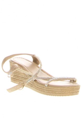 Сандали Unbranded, Размер 39, Цвят Бежов, Цена 42,22 лв.