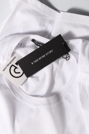 Γυναικείο t-shirt One More Story, Μέγεθος M, Χρώμα Λευκό, Βαμβάκι, Τιμή 15,20 €