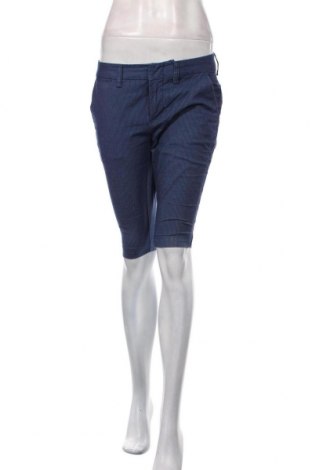 Дамски къс панталон Gap, Размер M, Цвят Син, 98% памук, 2% еластан, Цена 38,00 лв.
