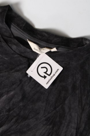 Γυναικεία μπλούζα Basic Apparel, Μέγεθος M, Χρώμα Γκρί, Τιμή 2,94 €