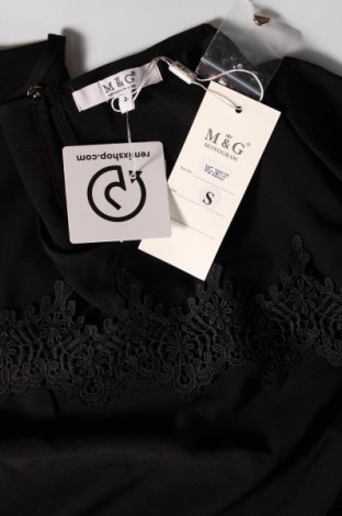 Γυναικεία μπλούζα Monogram, Μέγεθος S, Χρώμα Μαύρο, Τιμή 3,95 €