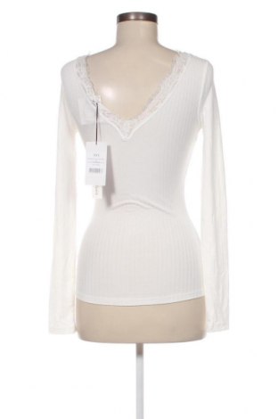 Дамска блуза NA-KD, Размер XXS, Цвят Бял, Цена 72,00 лв.