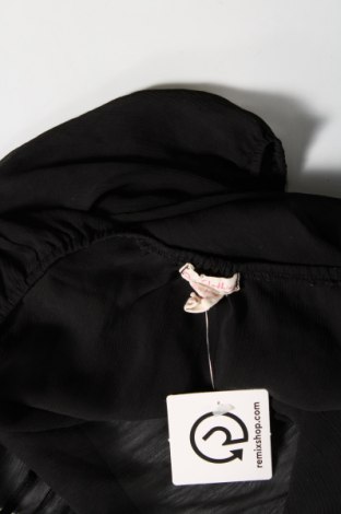 Γυναικεία μπλούζα One Clothing, Μέγεθος M, Χρώμα Μαύρο, Τιμή 1,75 €
