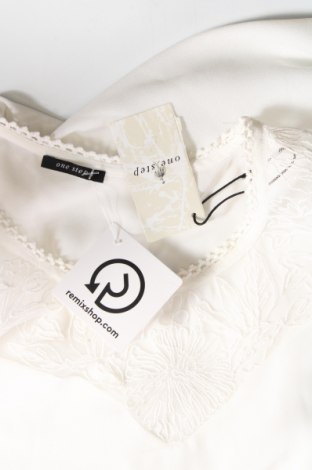 Γυναικεία μπλούζα One Step, Μέγεθος L, Χρώμα Λευκό, Τιμή 77,32 €