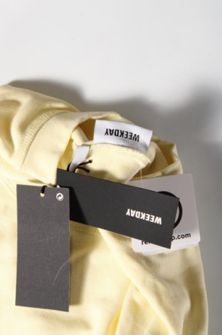Γυναικεία μπλούζα Weekday, Μέγεθος M, Χρώμα Κίτρινο, Τιμή 3,09 €