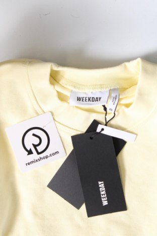 Γυναικεία μπλούζα Weekday, Μέγεθος XS, Χρώμα Κίτρινο, Τιμή 3,09 €