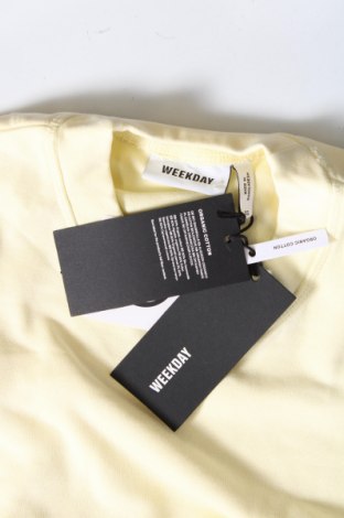 Γυναικεία μπλούζα Weekday, Μέγεθος XS, Χρώμα Κίτρινο, Τιμή 4,12 €