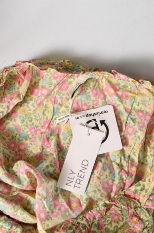 Γυναικείο πουκάμισο Nly Trend, Μέγεθος M, Χρώμα Πολύχρωμο, Τιμή 6,60 €