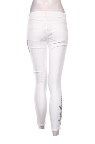 Γυναικείο Τζίν Buffalo, Μέγεθος S, Χρώμα Λευκό, Τιμή 11,21 €