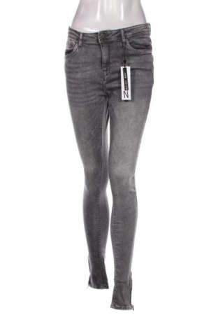 Damen Jeans Noisy May, Größe M, Farbe Grau, Preis 6,16 €