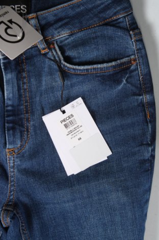 Dámske džínsy  Pieces, Veľkosť XS, Farba Modrá, Cena  5,26 €