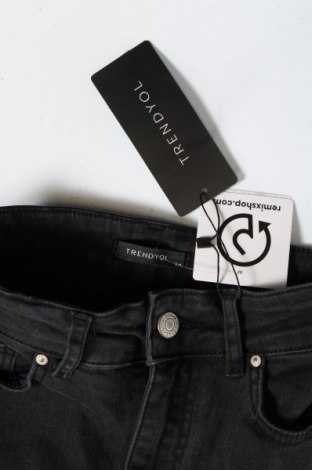 Dámske džínsy  Trendyol, Veľkosť XS, Farba Čierna, Cena  44,85 €