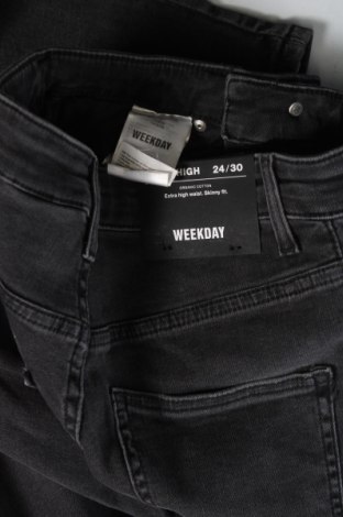 Damen Jeans Weekday, Größe XS, Farbe Grau, Preis € 7,19