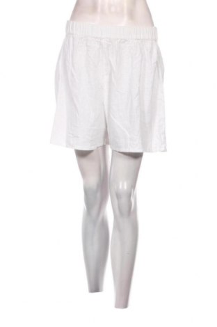Γυναικείο κοντό παντελόνι ASOS, Μέγεθος M, Χρώμα Λευκό, Τιμή 4,45 €