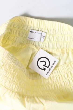 Γυναικείο κοντό παντελόνι ASOS, Μέγεθος M, Χρώμα Κίτρινο, Τιμή 6,68 €