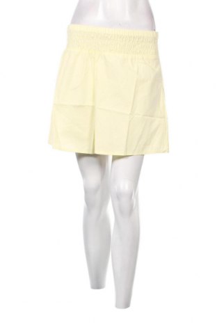 Γυναικείο κοντό παντελόνι ASOS, Μέγεθος M, Χρώμα Κίτρινο, Τιμή 6,68 €