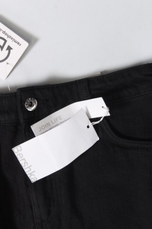 Γυναικείο κοντό παντελόνι Bershka, Μέγεθος M, Χρώμα Μαύρο, Τιμή 15,98 €