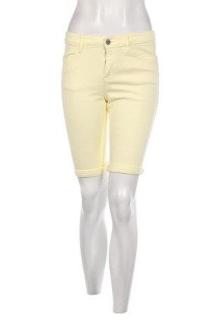 Дамски къс панталон Camaieu, Размер M, Цвят Жълт, Цена 13,64 лв.