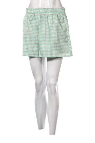 Pantaloni scurți de femei Fashion Union, Mărime M, Culoare Verde, Preț 45,00 Lei