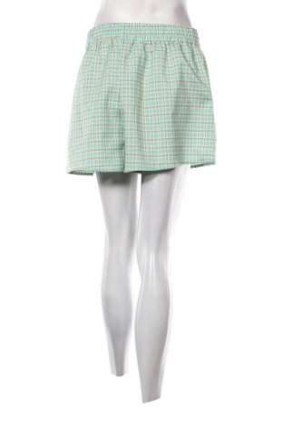 Γυναικείο κοντό παντελόνι Fashion Union, Μέγεθος M, Χρώμα Πράσινο, Τιμή 8,91 €