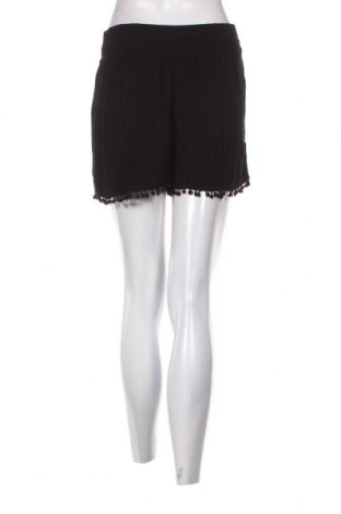 Γυναικείο κοντό παντελόνι Jennyfer, Μέγεθος L, Χρώμα Μαύρο, Τιμή 15,98 €