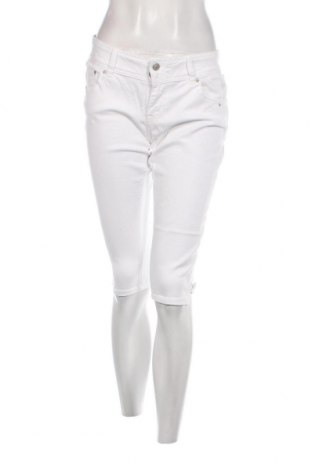 Дамски къс панталон Ltb, Размер L, Цвят Бял, Цена 28,08 лв.