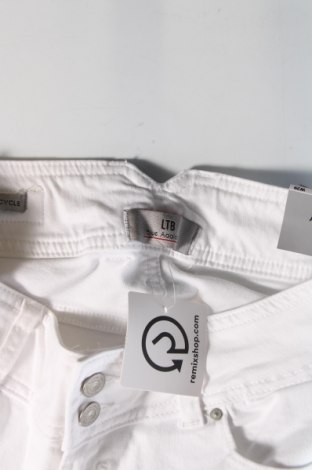 Γυναικείο κοντό παντελόνι Ltb, Μέγεθος L, Χρώμα Λευκό, Τιμή 15,22 €
