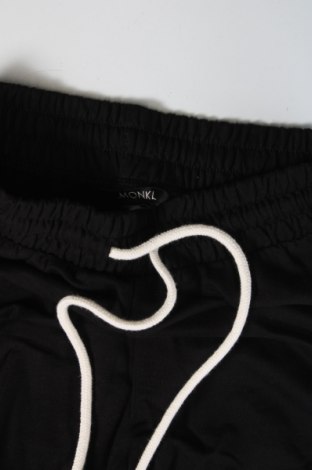 Дамски къс панталон Monki, Размер XS, Цвят Черен, Цена 16,52 лв.