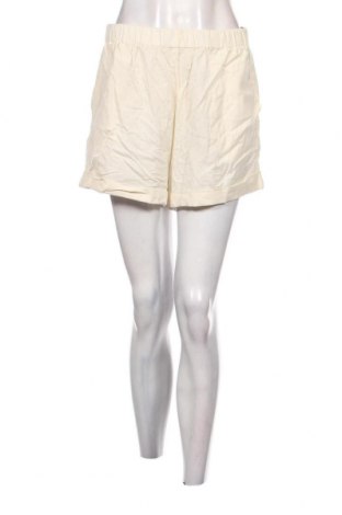 Γυναικείο κοντό παντελόνι Pretty Lavish, Μέγεθος M, Χρώμα Εκρού, Τιμή 11,57 €